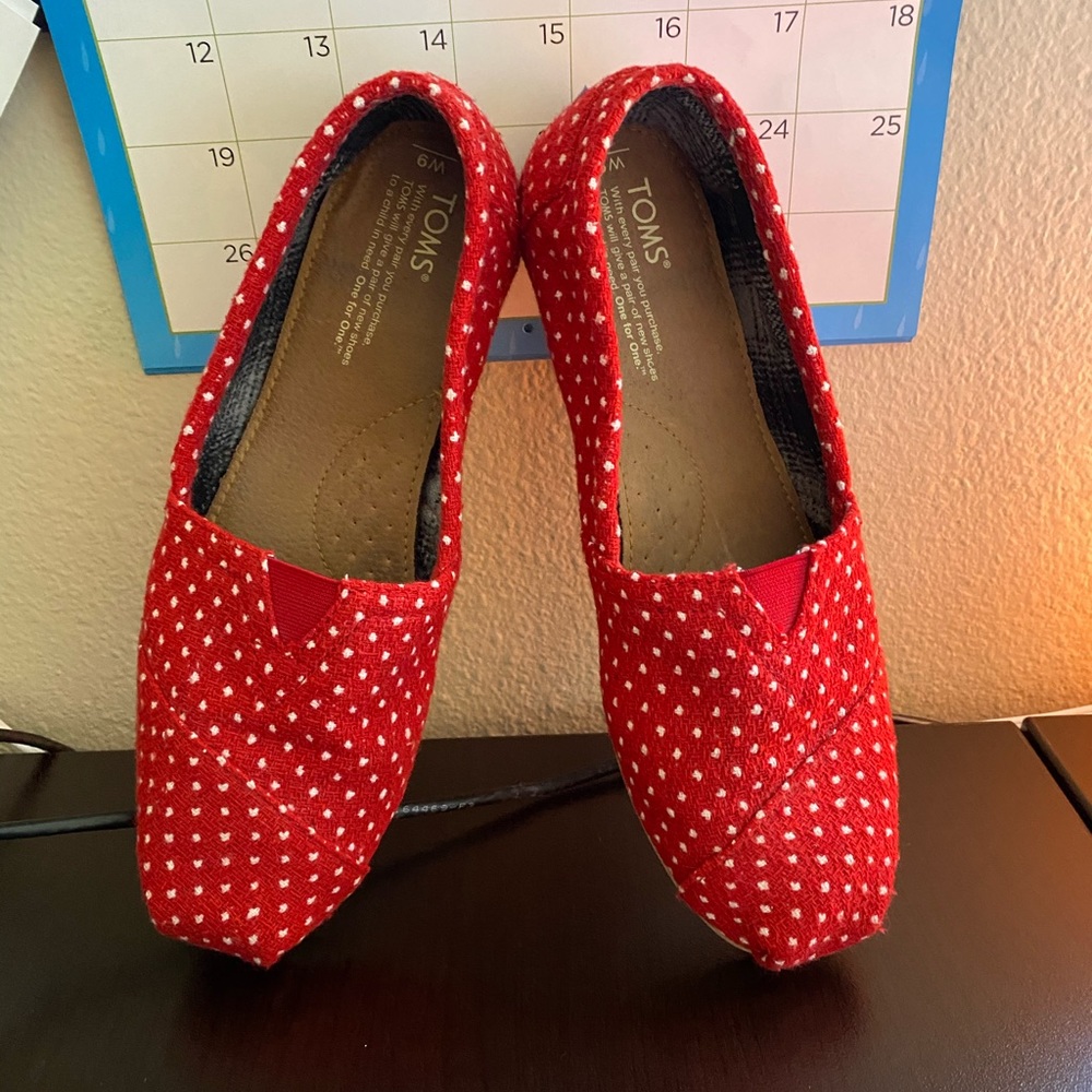 Toms Red Classics knit Polka Dots Size 9